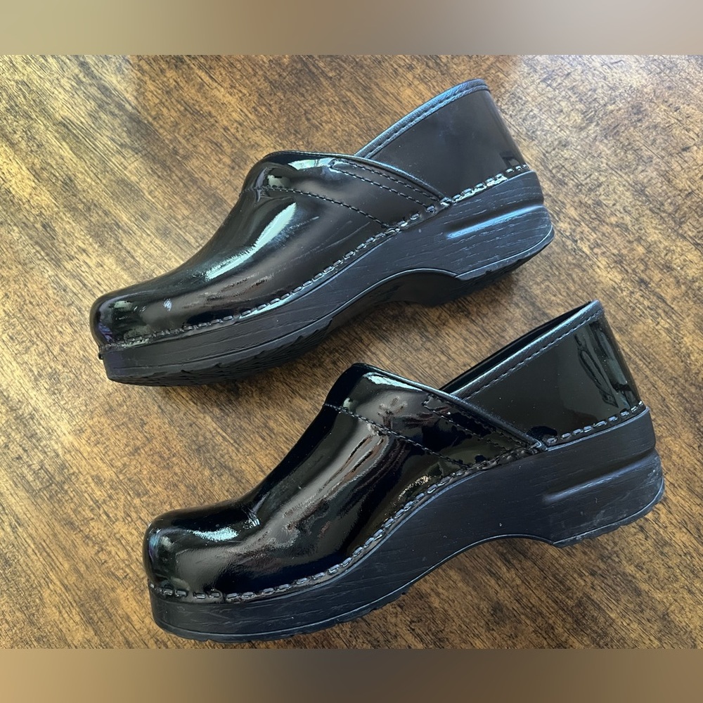 Dansko Black Patent Leather Clogs Size 38 Euro